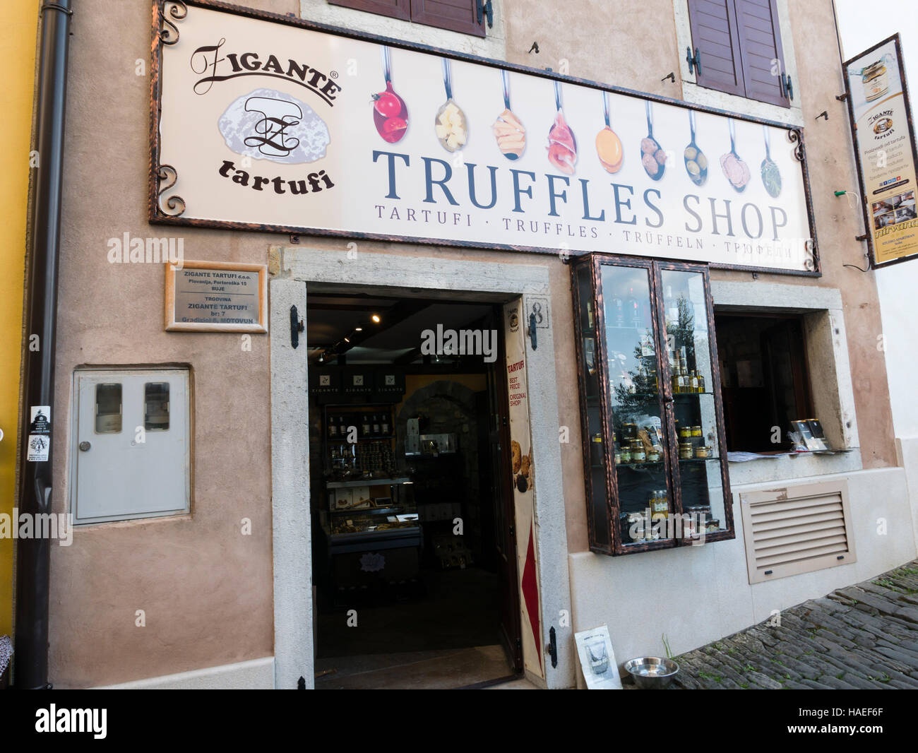 Negozio di tartufo, Montona, Istria, Repubblica di Croazia Foto stock -  Alamy