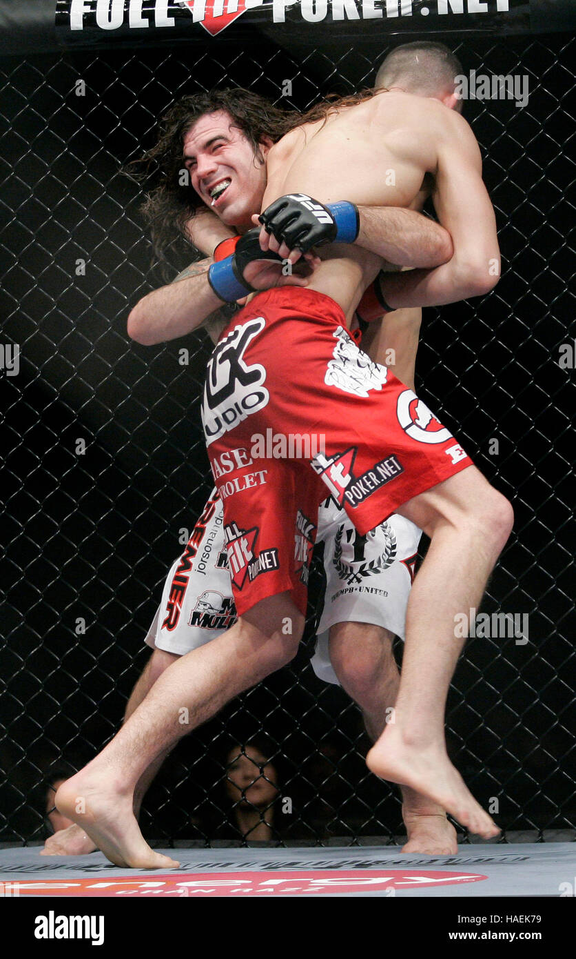 Guida di argilla, sinistra e Nate Diaz lotta all'UFC 94 a MGM Grand Arena, il 31 gennaio 2009 a Las Vegas, NV. Francesco Specker Foto Stock