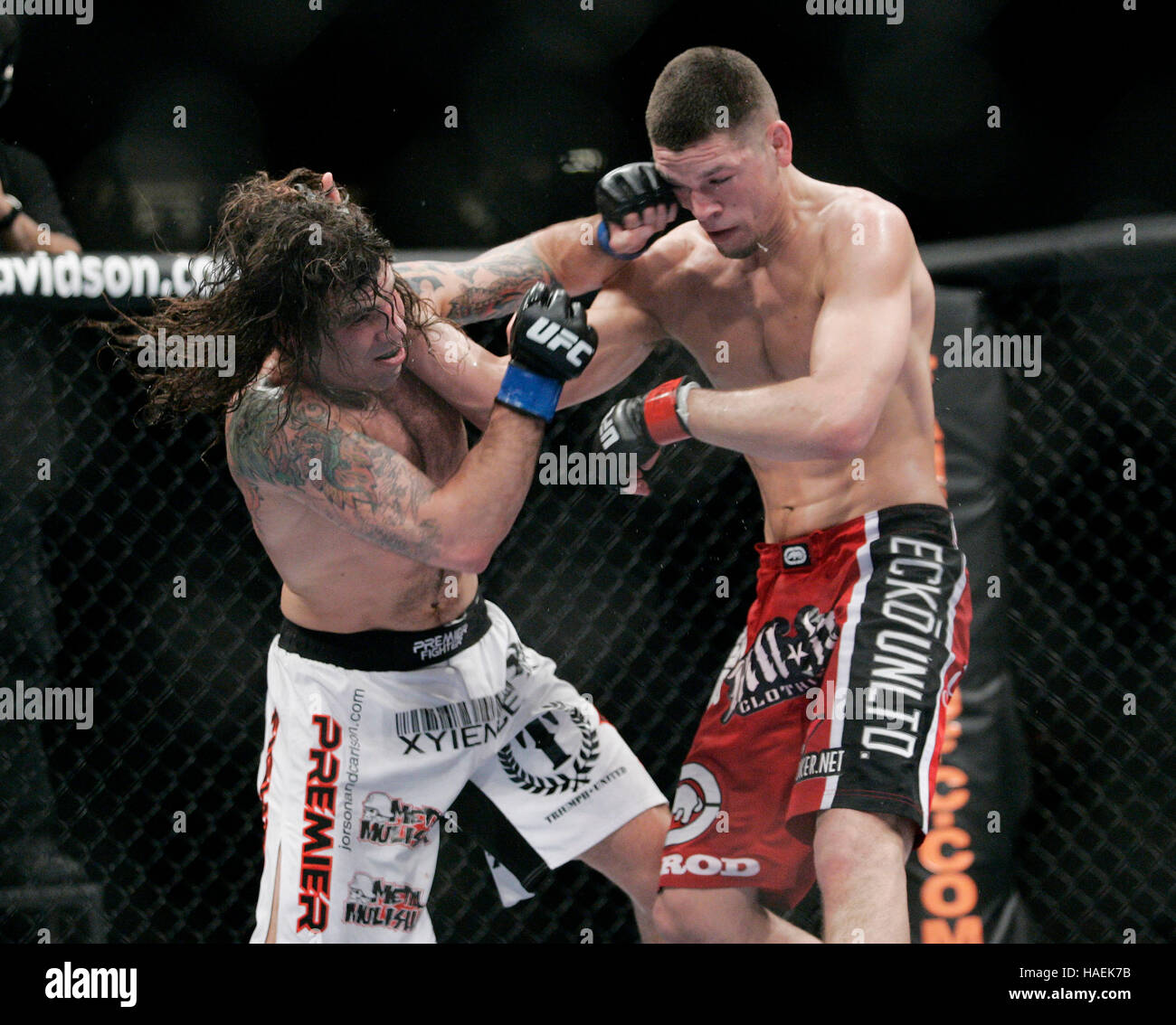 Guida di argilla, sinistra e Nate Diaz lotta all'UFC 94 a MGM Grand Arena, il 31 gennaio 2009 a Las Vegas, NV. Francesco Specker Foto Stock