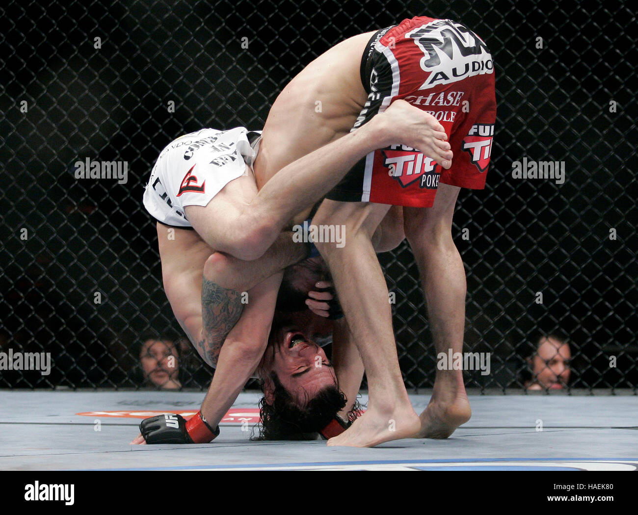 Guida di argilla, sinistra e Nate Diaz lotta all'UFC 94 a MGM Grand Arena, il 31 gennaio 2009 a Las Vegas, NV. Francesco Specker Foto Stock