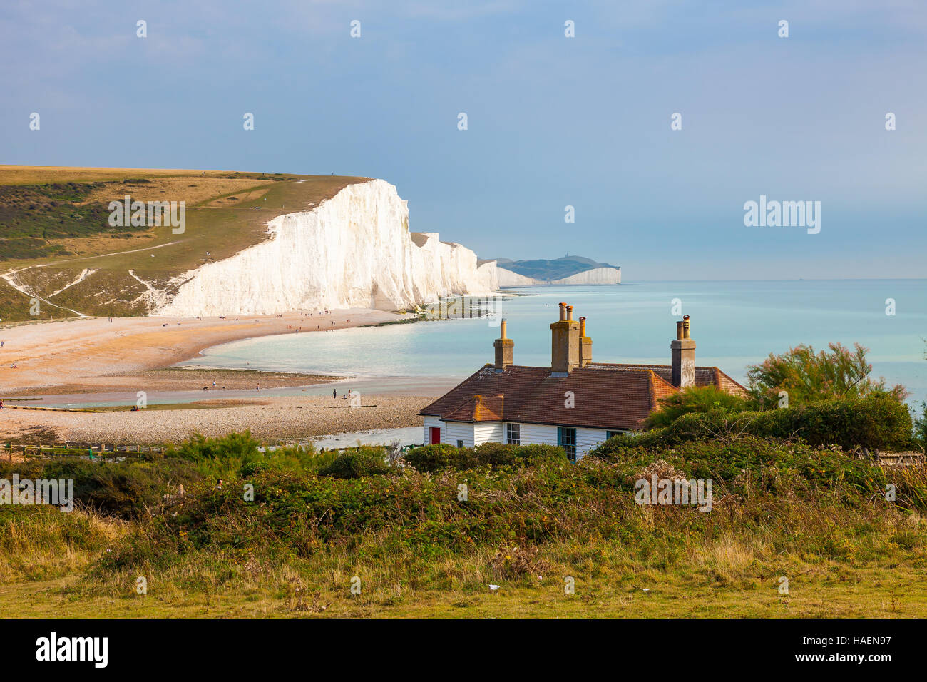 Le sette sorelle Chalk scogliere e la Coastguard Cottages, da Seaford Head South Downs East Sussex England Regno Unito Foto Stock