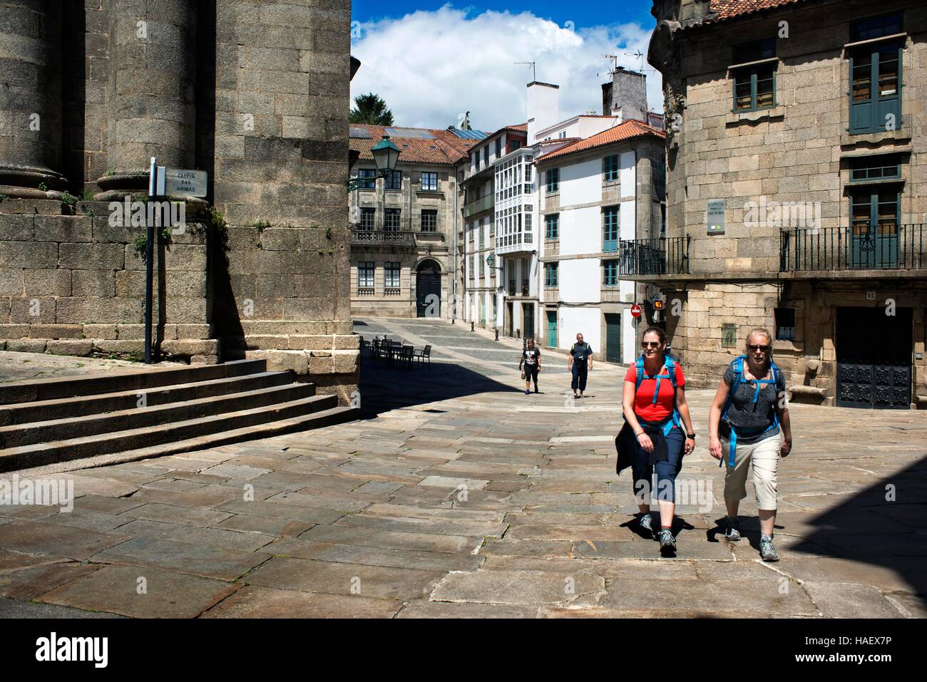La Città Vecchia, Santiago de Compostela, Sito Patrimonio Mondiale dell'UNESCO, Galizia, Spagna. L'ultima fermata del Transcantabrico Gran Lujo treno di lusso. Foto Stock