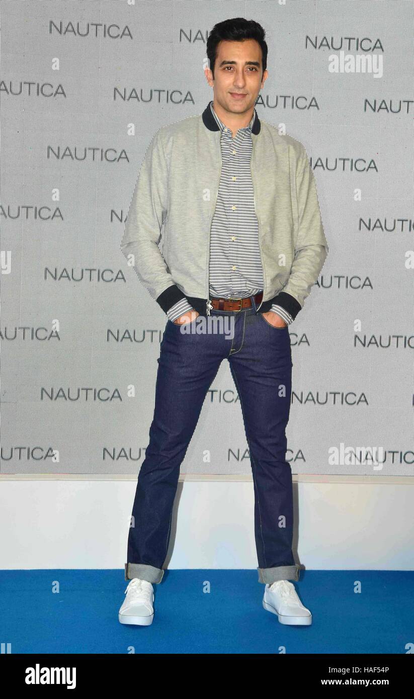 Attore di Bollywood Rahul Khanna durante il lancio di caduta 2016 Raccolta da lifestyle brand,Nautica in Mumbai Foto Stock