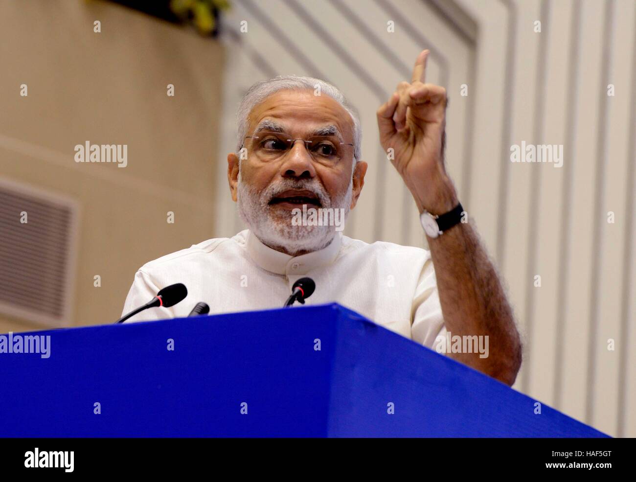 Il primo ministro Narendra Modi parla durante la cerimonia di inaugurazione di India Conferenza di igiene (INDOSAN) in New Delhi Foto Stock