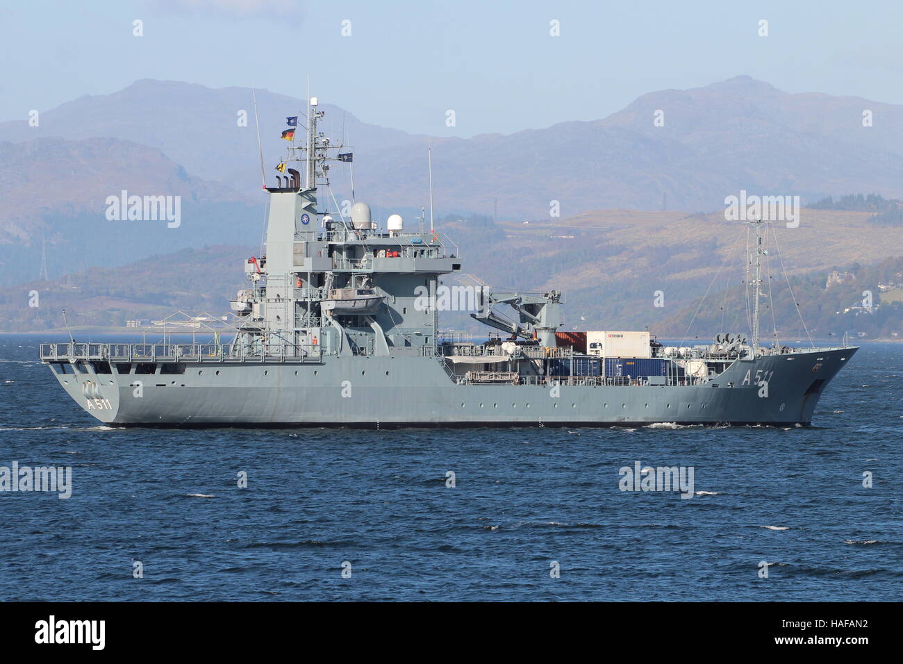 FGS Elba (A511), un Elbe-classe (Tipo 404) Gara della marina tedesca, sul suo arrivo per esercitare congiuntamente il guerriero 16-2. Foto Stock