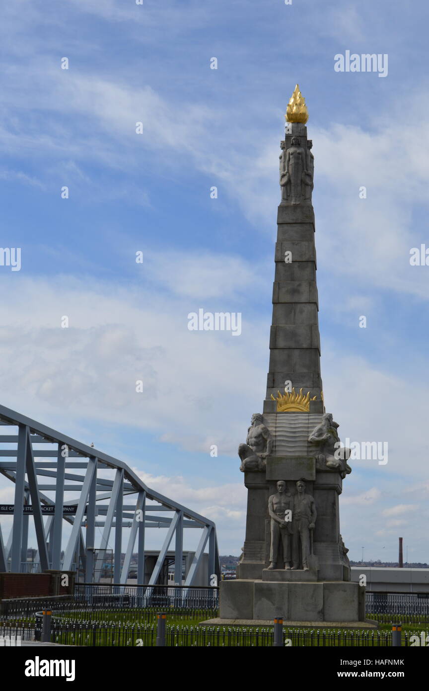Gli ingegneri di Titanic Memorial Liverpool Regno Unito Foto Stock