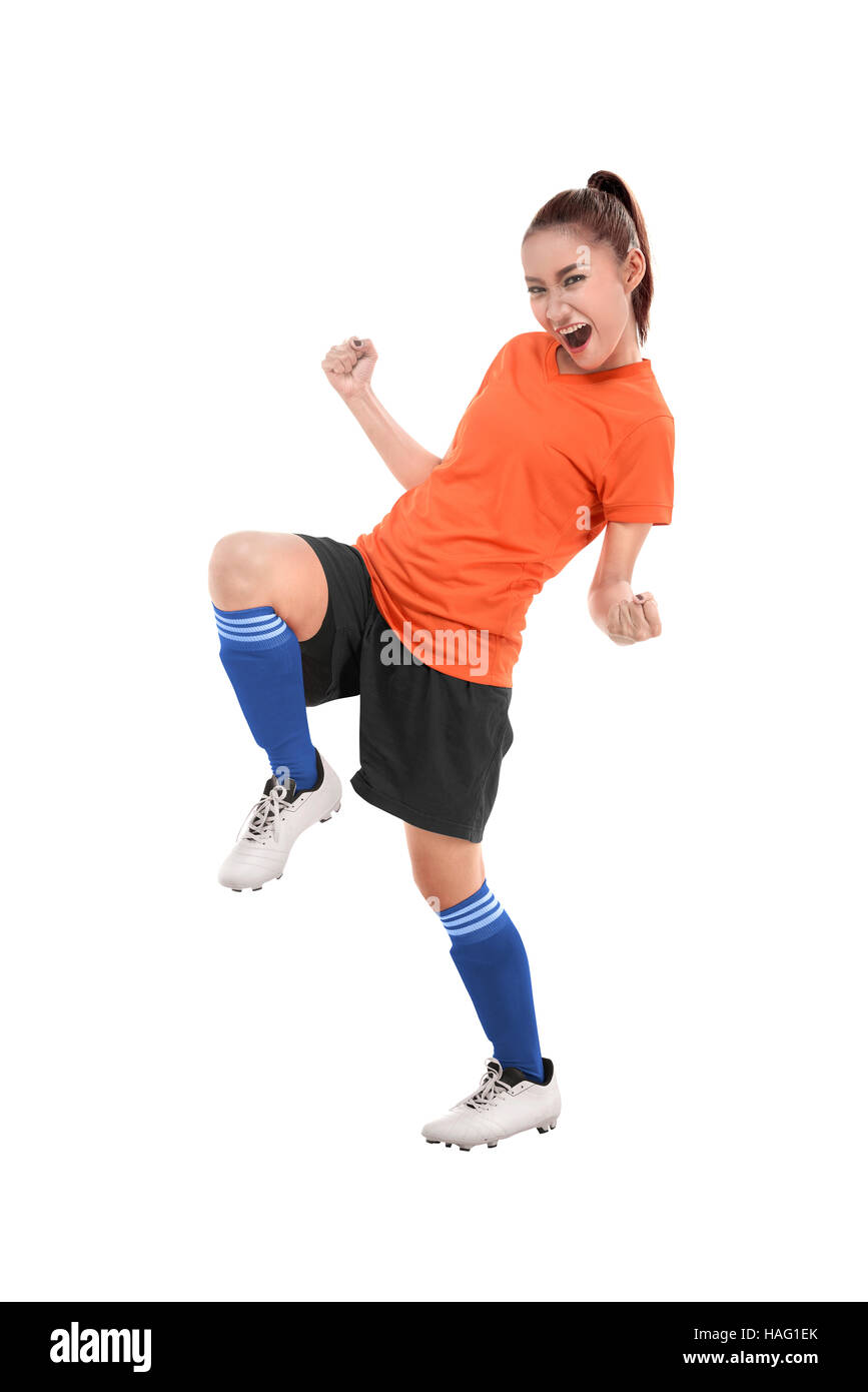 Donna asiatica calciatore felice isolato su sfondo bianco Foto Stock