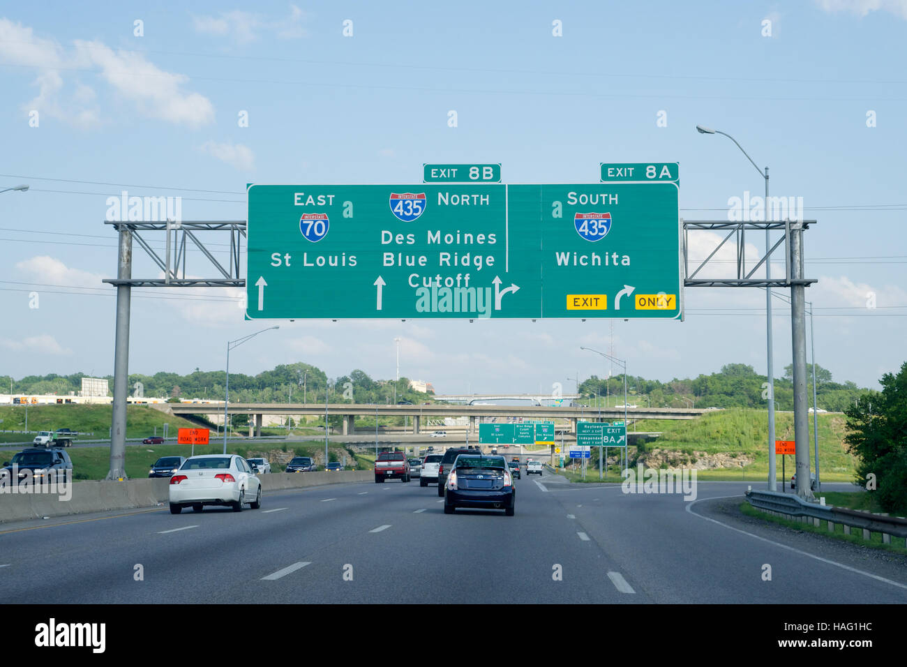 Autostrada segni sulla Interstate 70, Eastbound, Leeds, Missouri, Stati Uniti d'America. Foto Stock