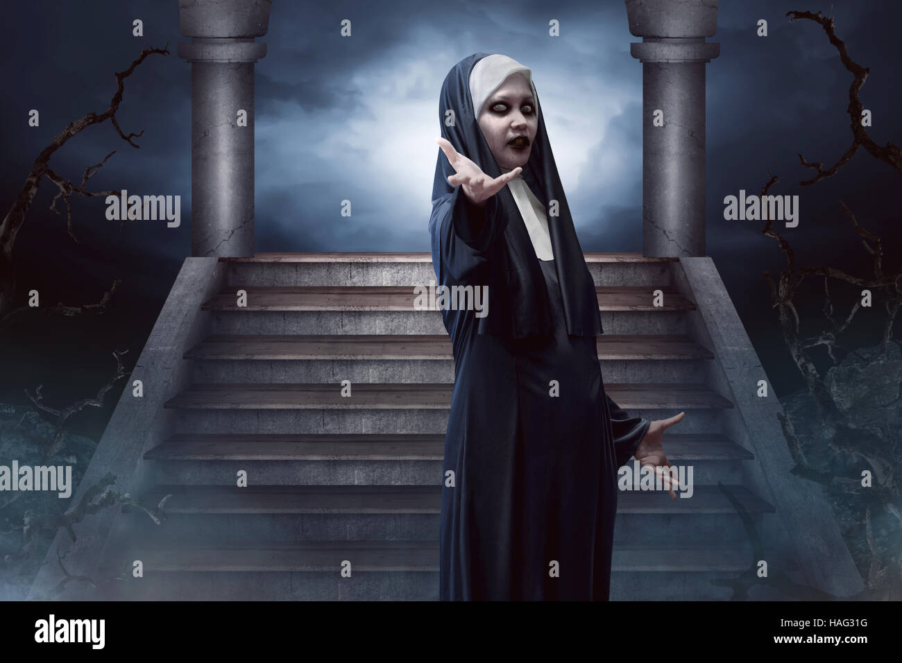 Scary diavolo nun per halloween Concetto di immagine Foto Stock