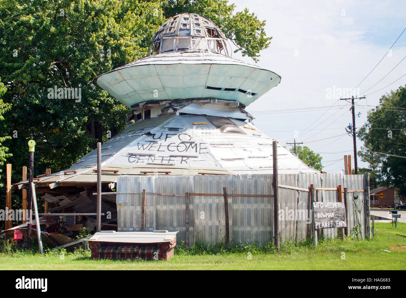 L'UFO Welcome Center di Bowman, South Carolina, una stravagante sosta lungo la strada che celebra il folklore alieno. Foto Stock
