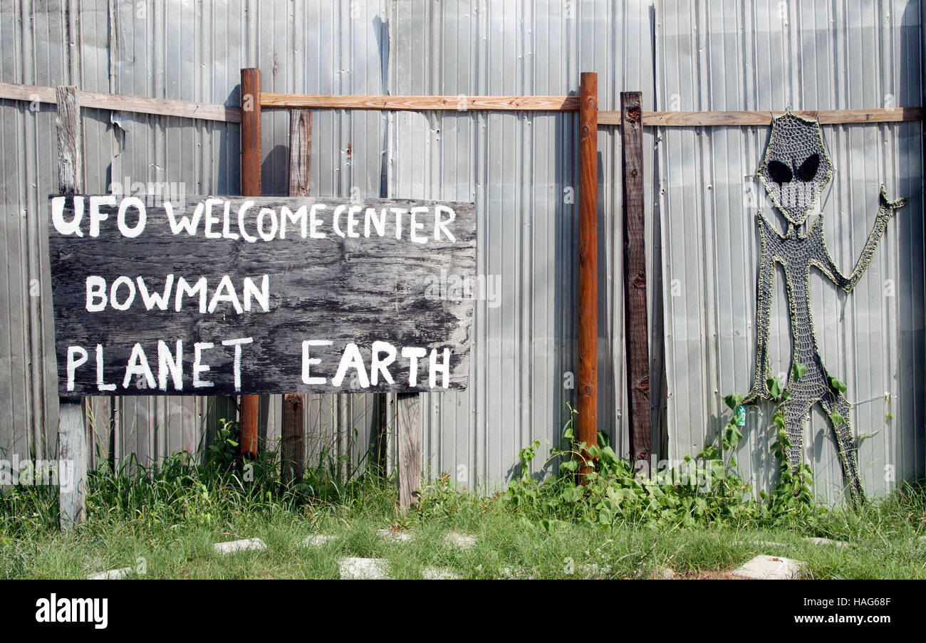 L'UFO Welcome Center di Bowman, South Carolina, una stravagante sosta lungo la strada che celebra il folklore alieno. Foto Stock