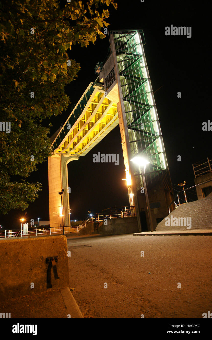 Barriera di picco marea del fiume Hull di notte, Kingston su Hull, Foto Stock