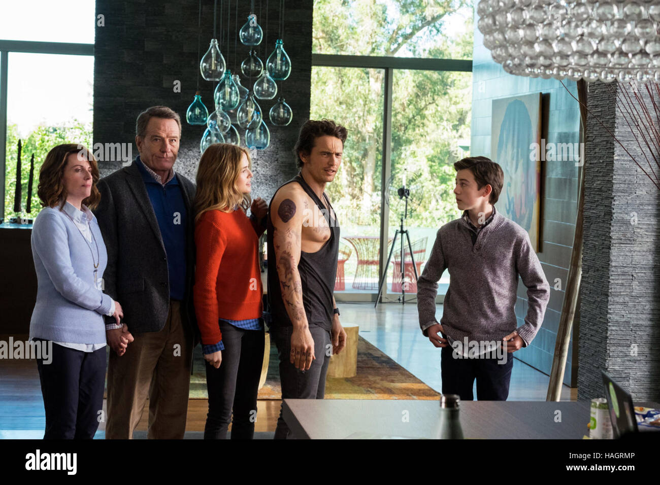 Il motivo per cui Lui? È una imminente American commedia romantica film diretto e scritto da John Hamburg. La star di film James Franco, Bryan Cranston, Zoey Deutch, Megan Mullally, Griffin Gluck e Keegan-Michael chiave. Questa fotografia è per il solo uso editoriale ed è il copyright del film company e/o il fotografo assegnato dal film o società di produzione e può essere riprodotto solo da pubblicazioni in congiunzione con la promozione del film di cui sopra. Un credito per il film company è richiesto. Il fotografo deve anche essere accreditato quando noto. Foto Stock