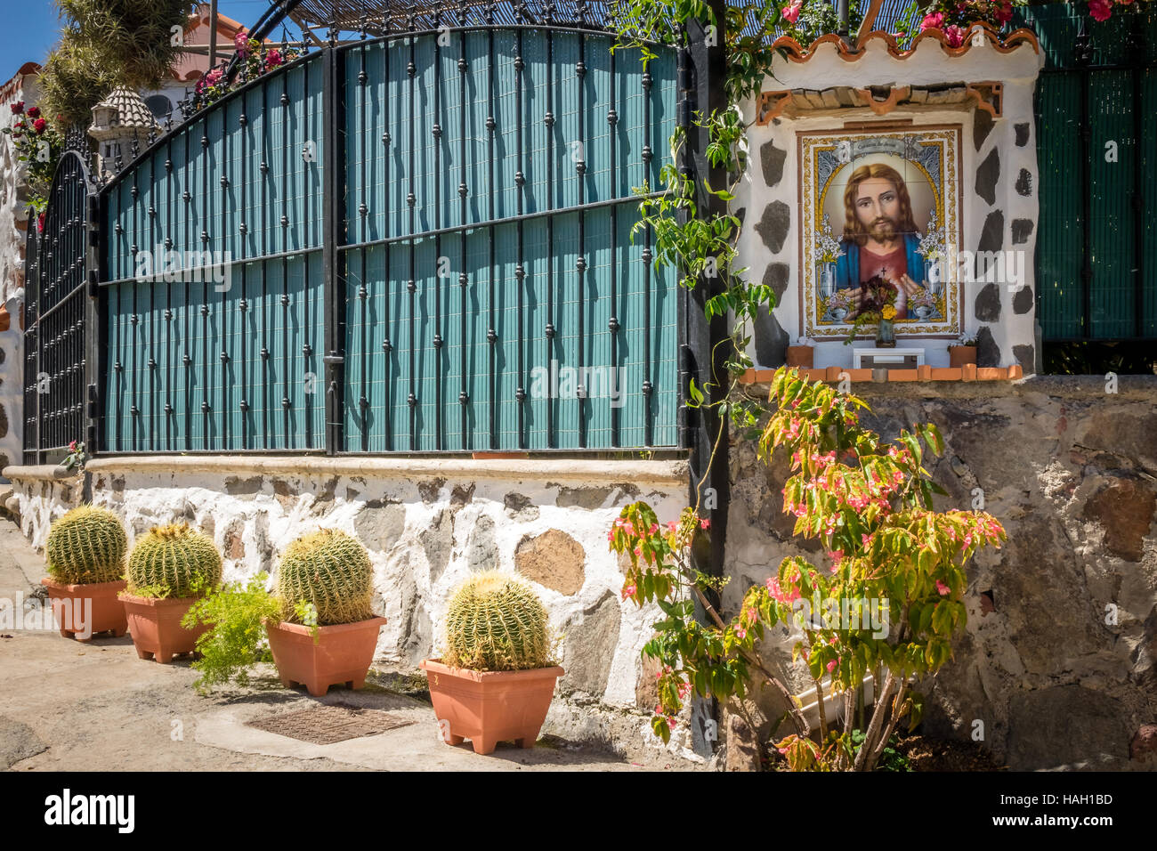 Canario altare religioso all'entrata di una delle case in Gran Canaria Isole Canarie Foto Stock