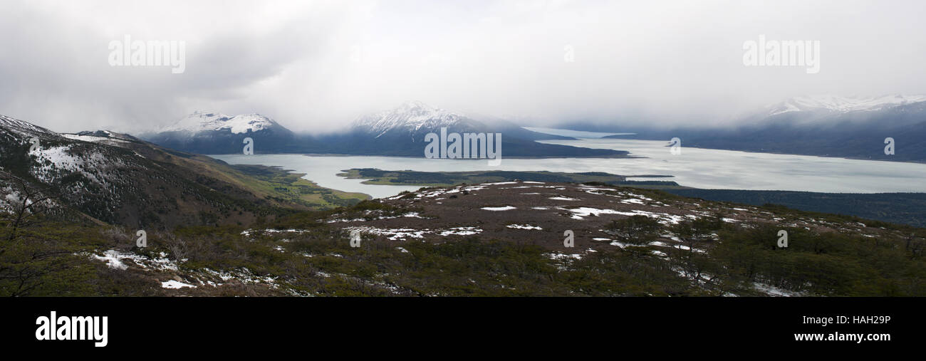 La Patagonia Argentina, Los ghiacciai del Parco Nazionale: mozzafiato paesaggio della Patagonia con la vista del Perito Moreno Glaciar, lago Roca e Lago Argentino Foto Stock