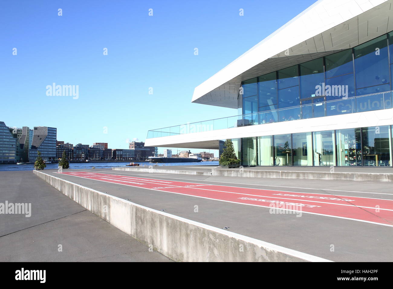 EYE Film Institute Paesi Bassi, Amsterdam. Dutch Film archivio e museo in Amsterdam-Noord al fiume IJ. Foto Stock