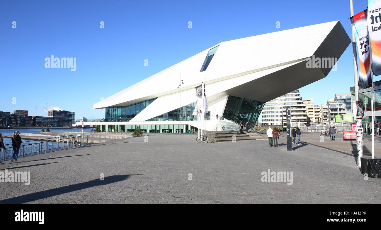 EYE Film Institute Paesi Bassi, Amsterdam. Dutch Film archivio e museo in Amsterdam-Noord al fiume IJ. Foto Stock