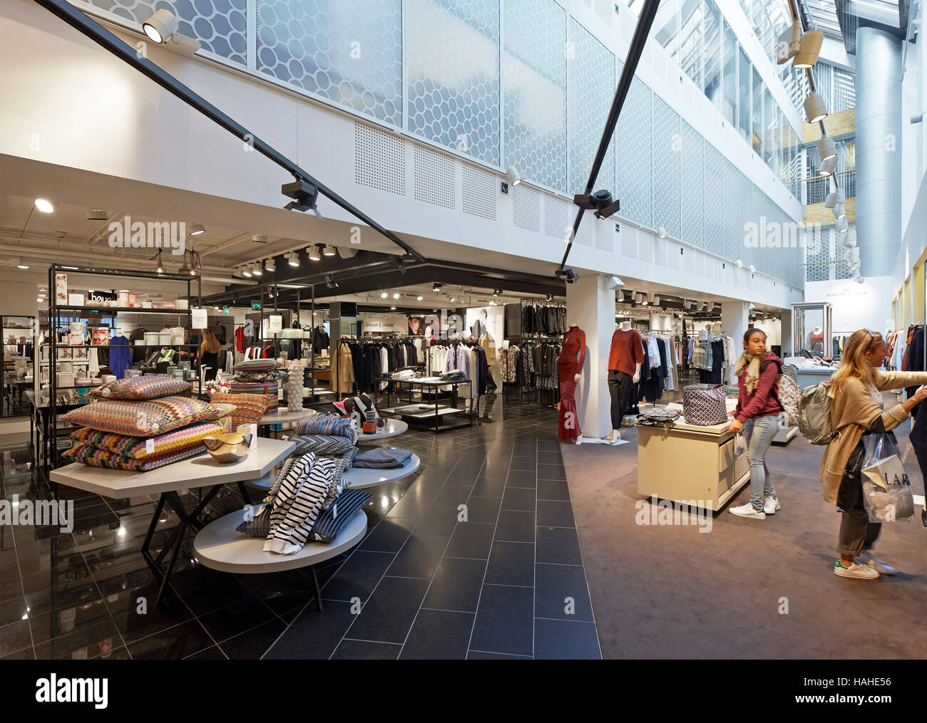 Vista interna di Oslo department store. Stock architettonica, vari, Regno Unito. Architetto: n/a, 2016. Foto Stock