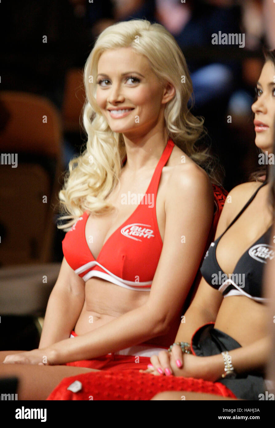 Holly Madison in un ottagono ragazza abito in UFC 100 al Mandalay Bay Events Centre sulla luglio 11, 2009 a Las Vegas, Nevada. Francesco Specker Foto Stock