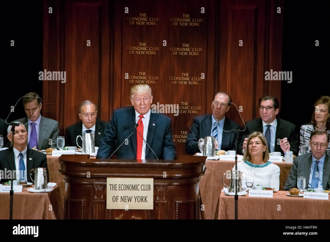 Donald Trump parla al Club Economico di New York. Foto Stock