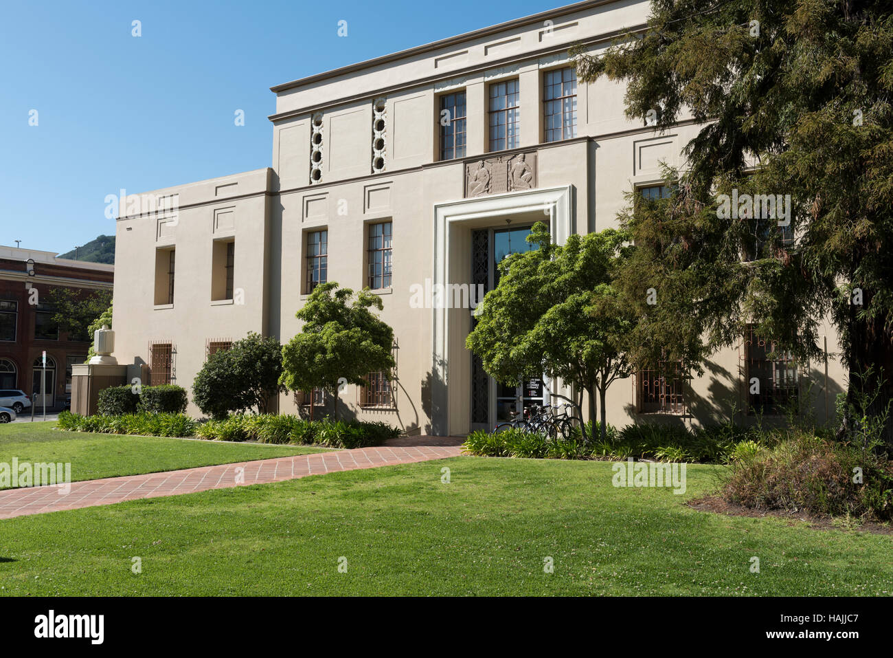 La County Court House e gli uffici della contea (comprese opere pubbliche Dept.) a San Luis Obispo, California, USA. Foto Stock