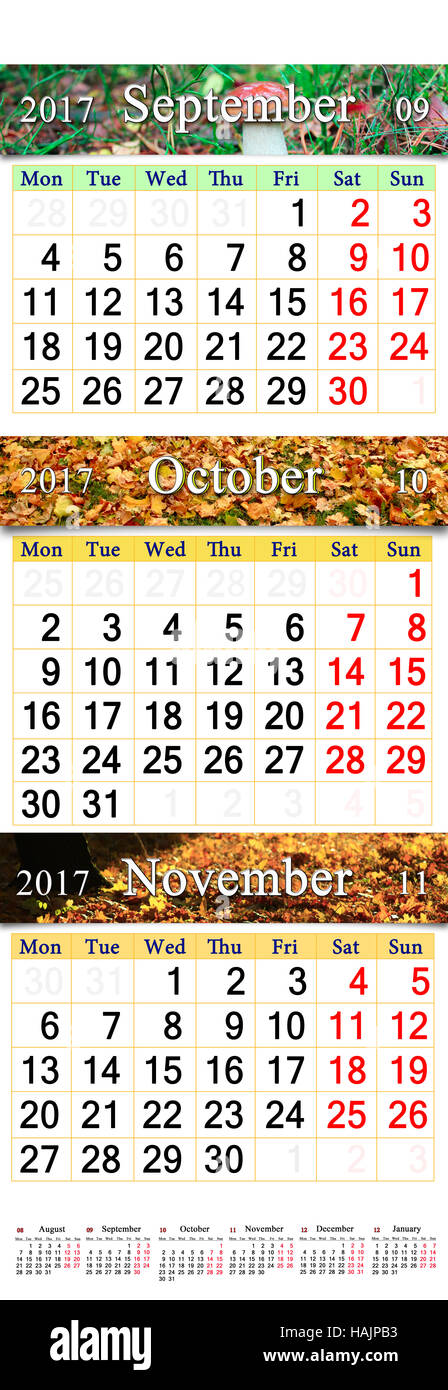 Triplo calendario per il mese di ottobre novembre e dicembre 2017 con immagini colorate di funghi porcini foglie d'acero Foto Stock