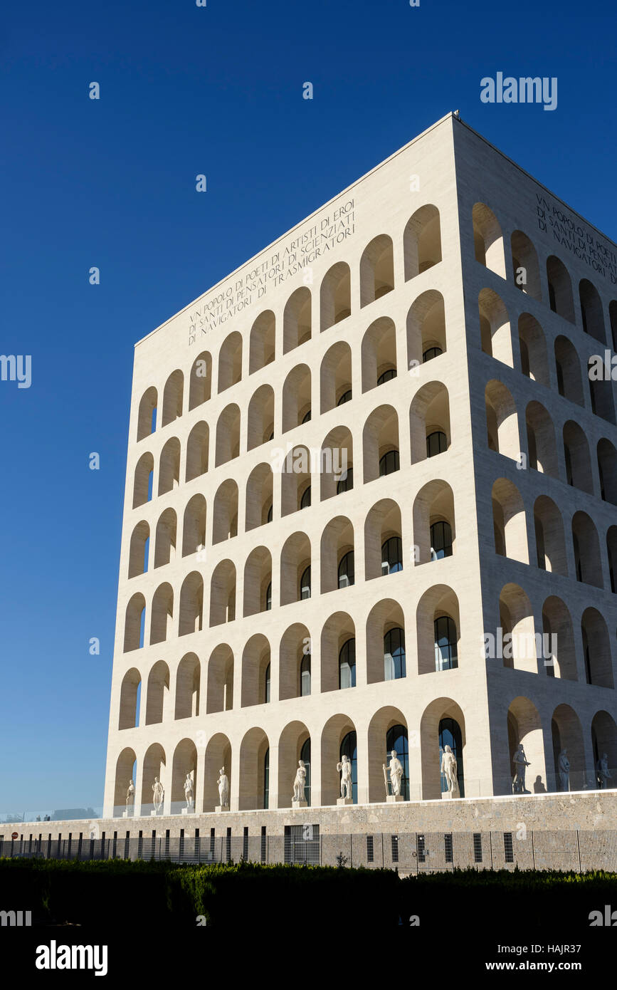 Roma. L'Italia. Fendi sede presso il Palazzo della Civiltà Italiana Foto  stock - Alamy