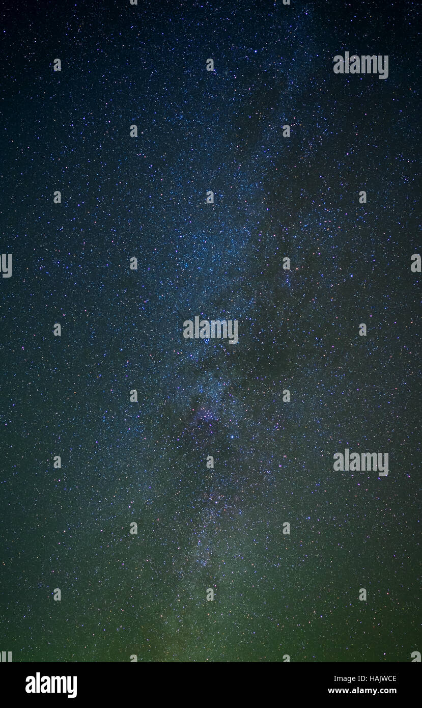 La fotografia reale della Via Lattea. Stelle, costellazioni e galassie nel cielo nero Foto Stock