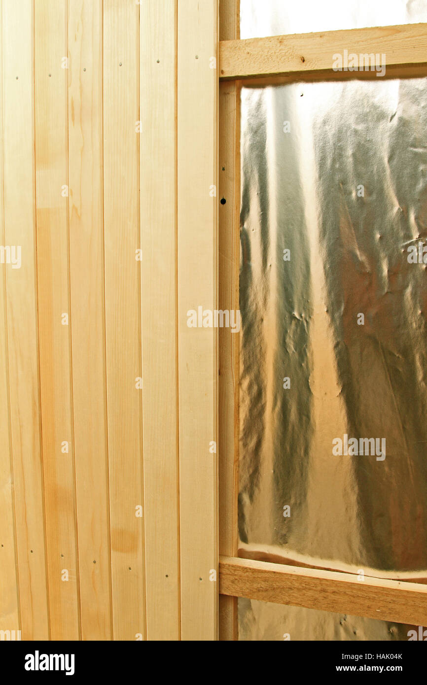 Sauna in legno di costruzione di parete Foto Stock