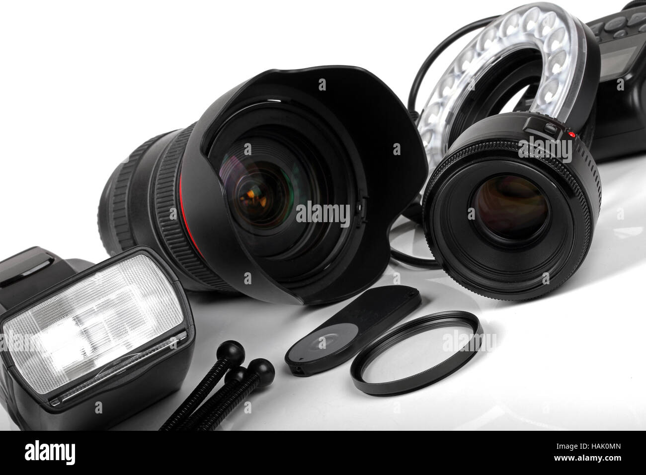 Professional attrezzatura fotografica su sfondo bianco Foto Stock