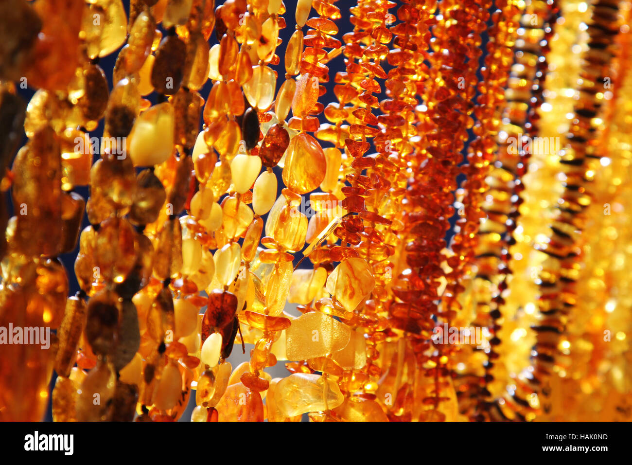 Primo piano di gioielli in ambra Foto Stock