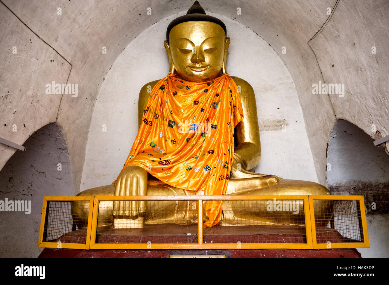 BAGAN, Myanmar (Birmania) - Costruita nel XII secolo, Thatbyinnyu tempio è uno dei più importanti templi a Bagan zona archeologica. Sorge adiacente al famoso tempio di Ananda. Bagan era la antica capitale del regno di pagane. Durante la sua altezza, dal IX al XIII secolo, oltre 10.000 templi buddisti e pagode furono costruite. Diverse migliaia di loro sopravvivono oggi. Foto Stock