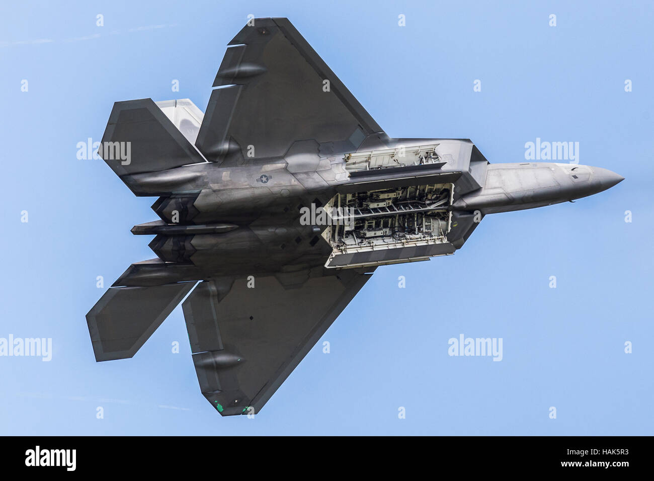 F Raptor apre le sue armi baia al 2016 Royal International Air Tattoo di Fairford RAF. Foto Stock