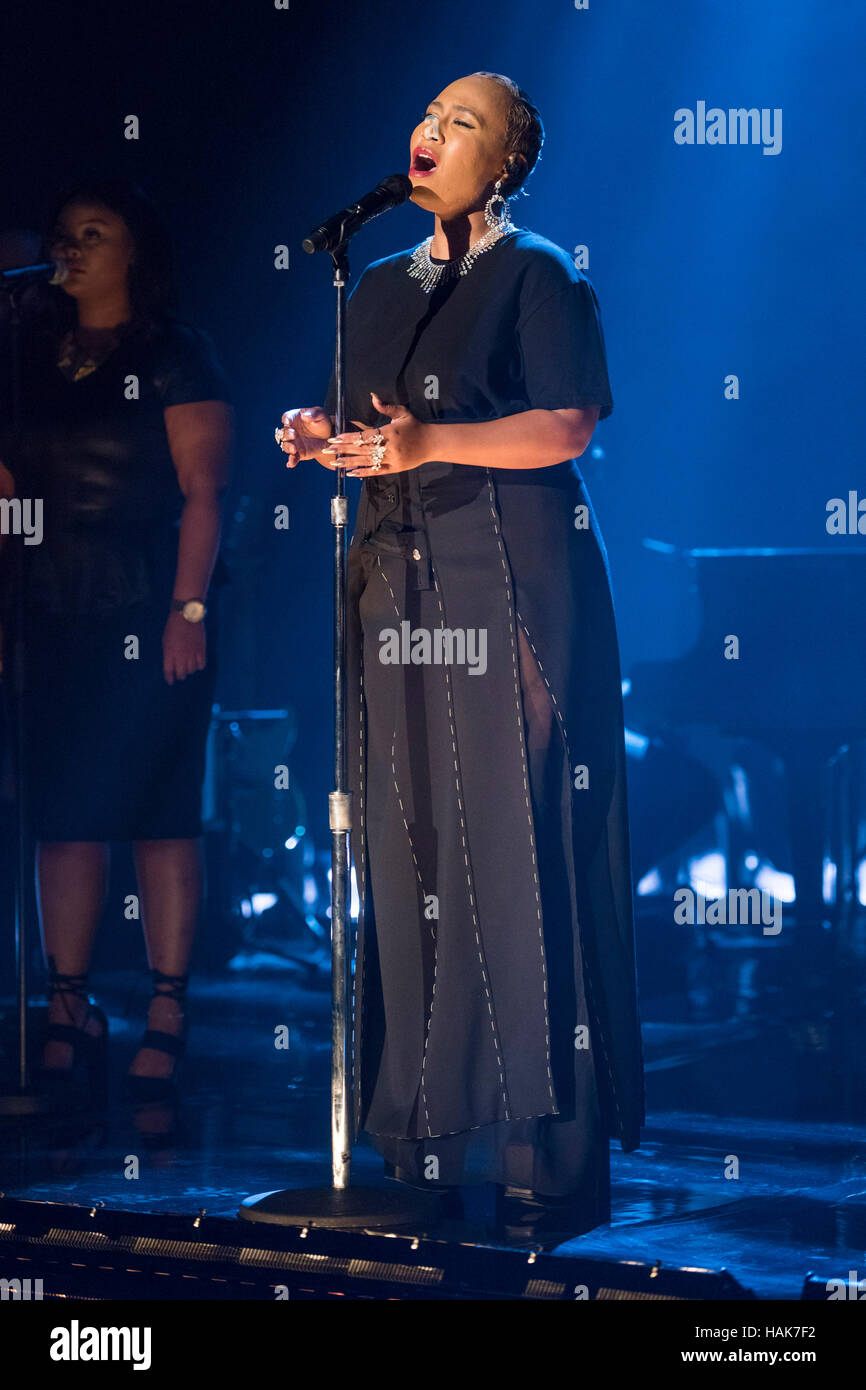 Emeli Sande esegue durante le riprese del Graham Norton Show at The London Studios, Londra Sud, che sarà in onda su BBC One il venerdì sera. Foto Stock