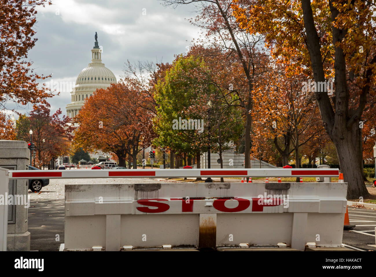 Washington, DC - una barriera di sicurezza sul Delaware Avenue vicino a U.S. Capitol Building. Foto Stock