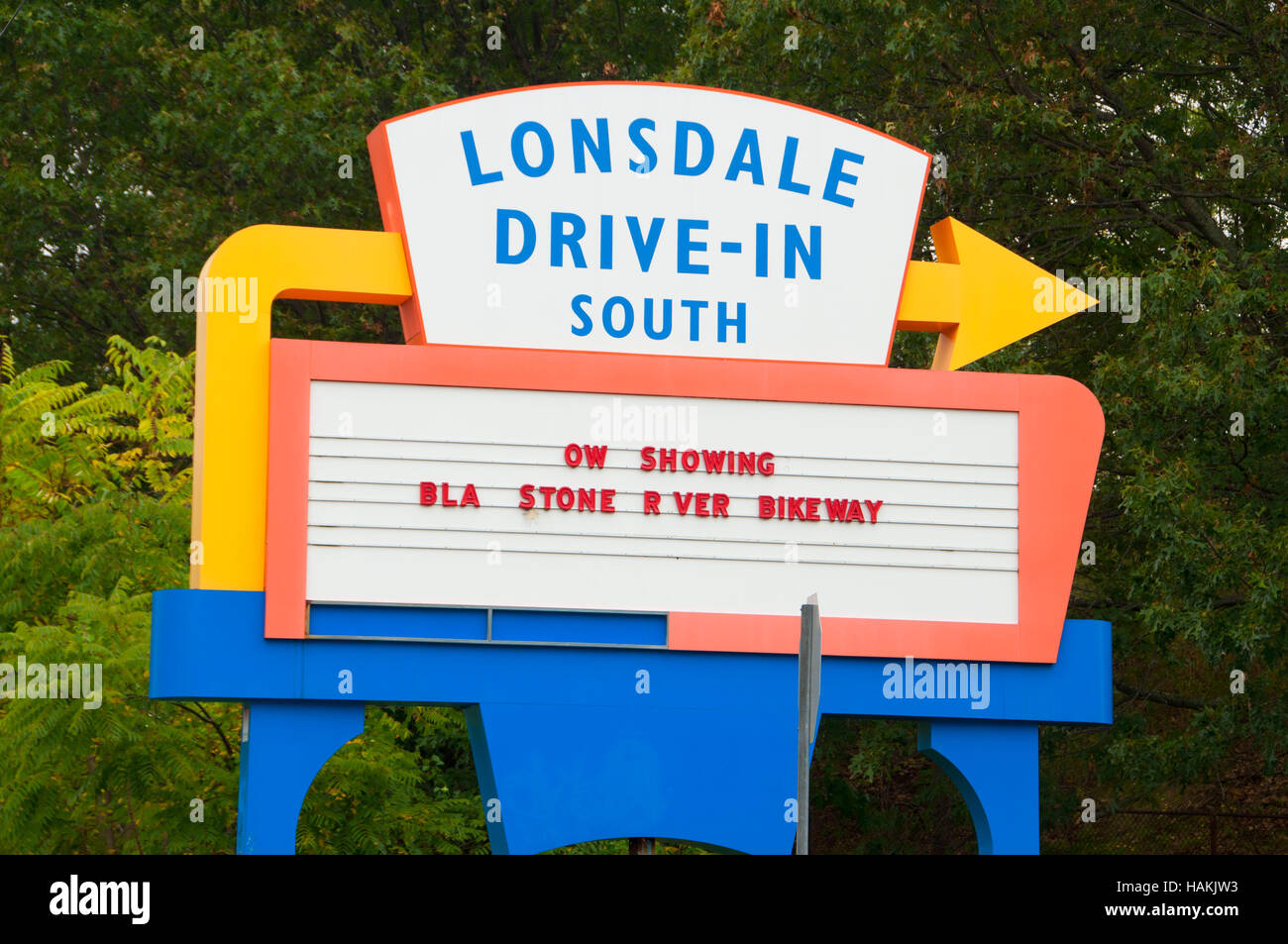 Drive-in segno, Blackstone River Bikeway parco statale, Blackstone River Valley National Historical Park, Rhode Island Foto Stock