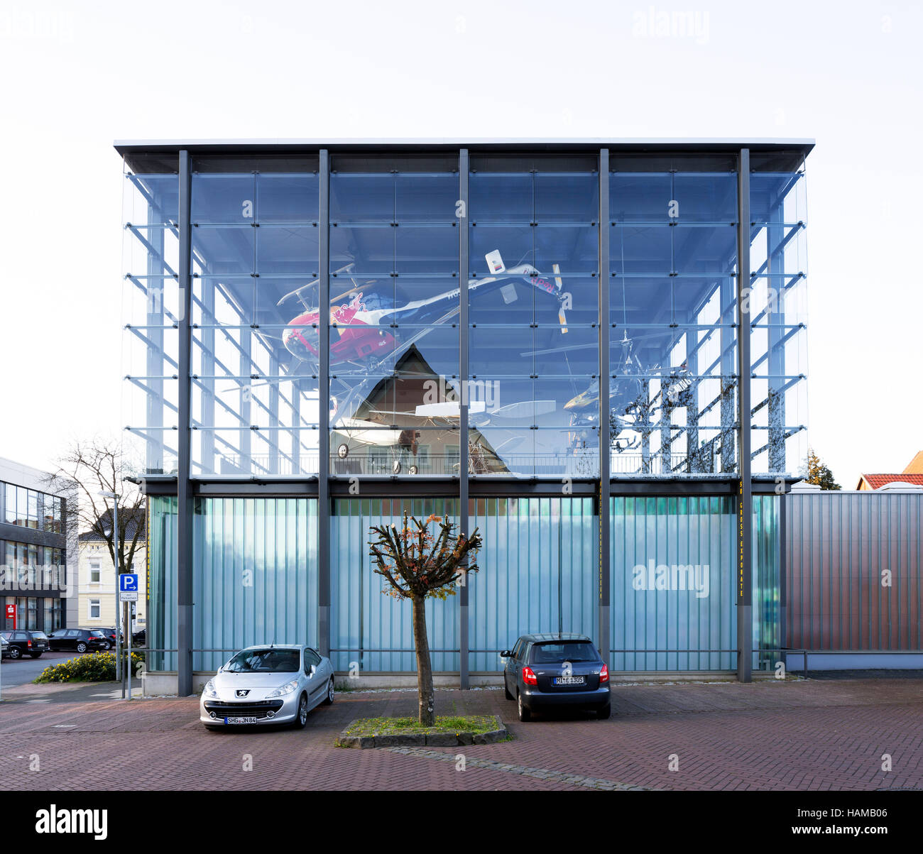 Helicopter Museum, cubo di vetro costruita nel 2011, Bückeburg, Schaumburg, Bassa Sassonia, Germania Foto Stock