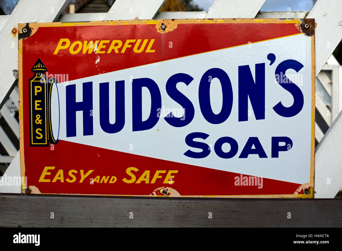 Hudson's sapone segno di smalto a Wicksteed Park ferrovia in miniatura, Kettering, Northamptonshire, England, Regno Unito Foto Stock