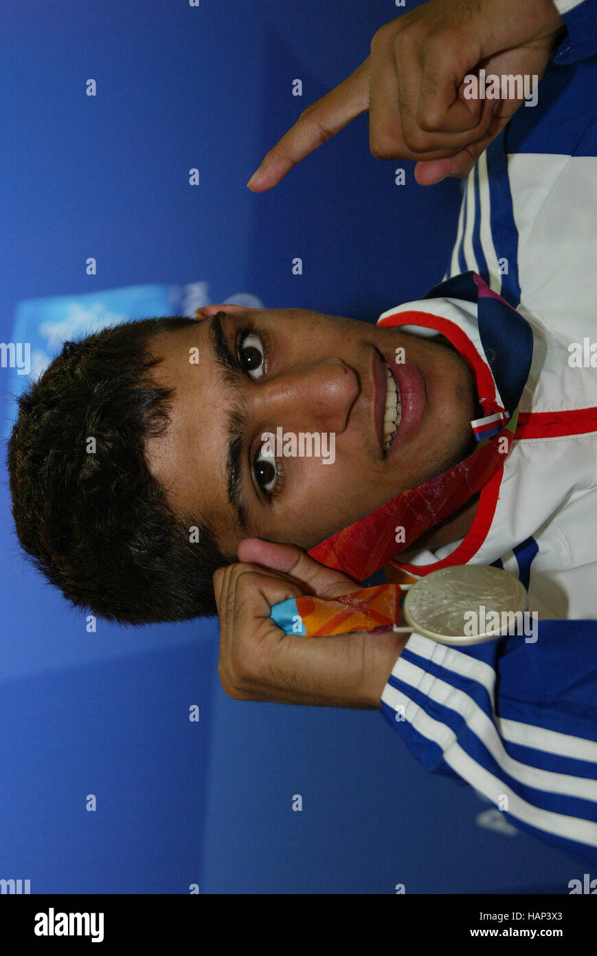 AMIR KHAN con medaglia d argento GRAN BRETAGNA Atene GRECIA 29 Agosto 2004 Foto Stock