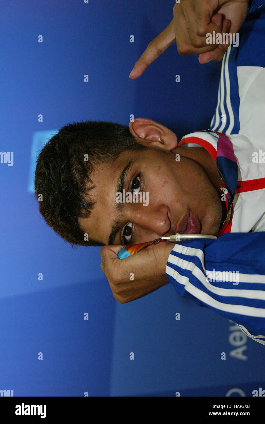 AMIR KHAN con medaglia d argento GRAN BRETAGNA Atene GRECIA 29 Agosto 2004 Foto Stock