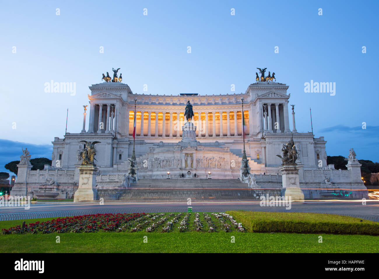 Roma - Vittorio Emanuele Landmark al crepuscolo Foto Stock