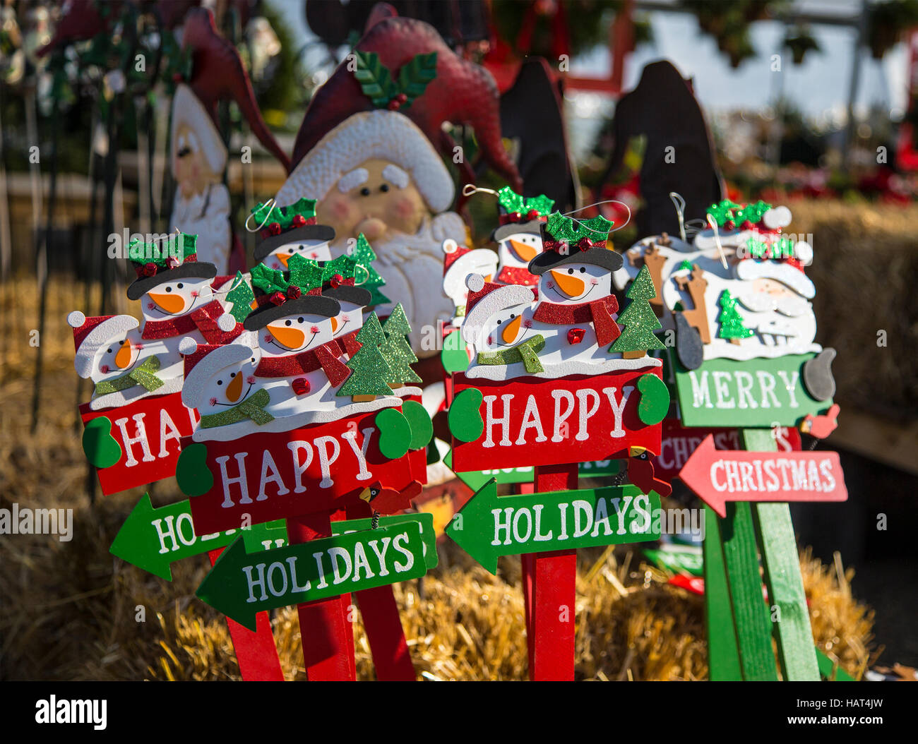 Decorazioni di Natale per la vendita in un vivaio in Mahwah, New Jersey Foto Stock