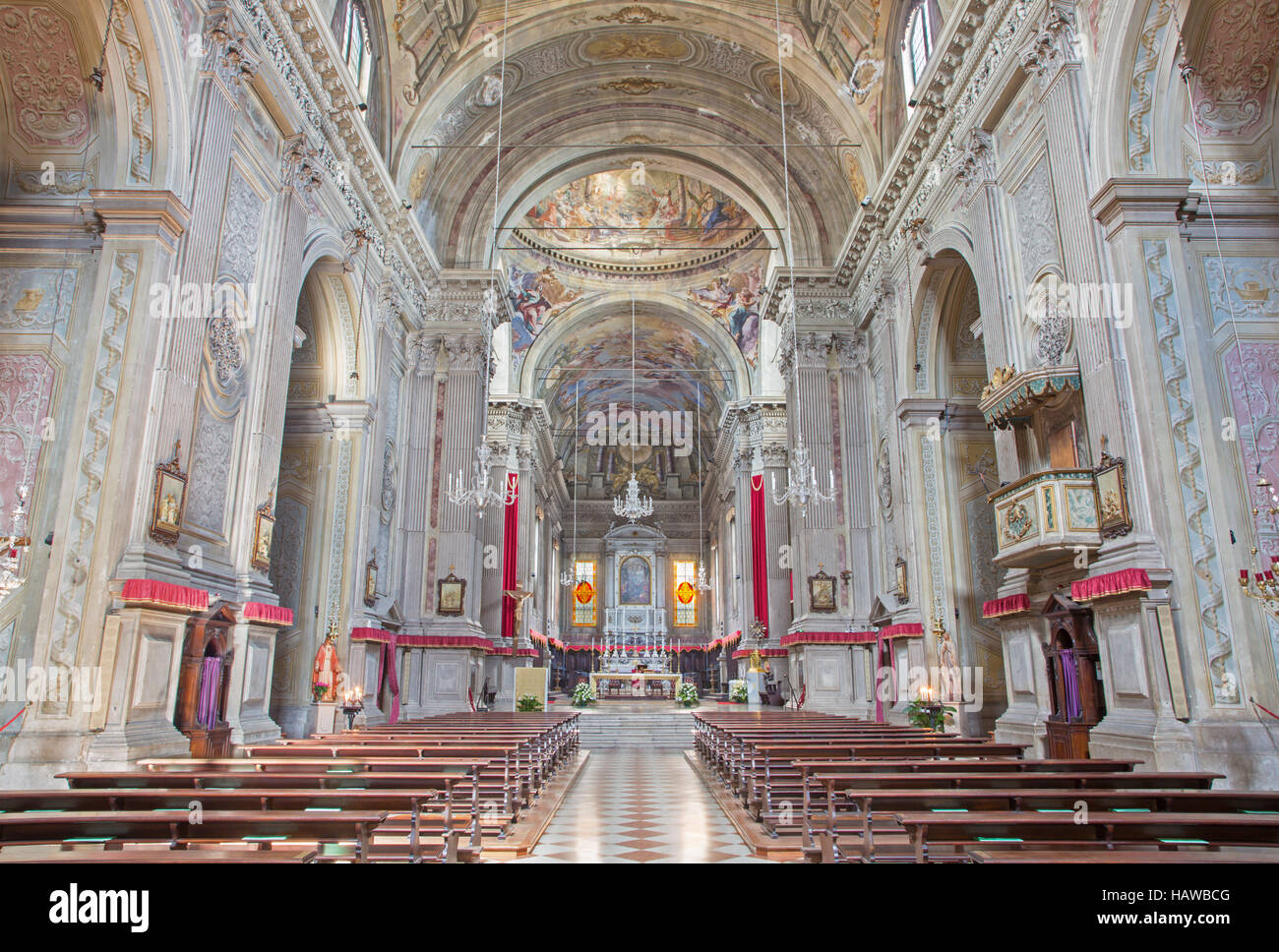 BRESCIA, Italia - 23 Maggio 2016: la navata di Sant'Afra chiesa. Foto Stock