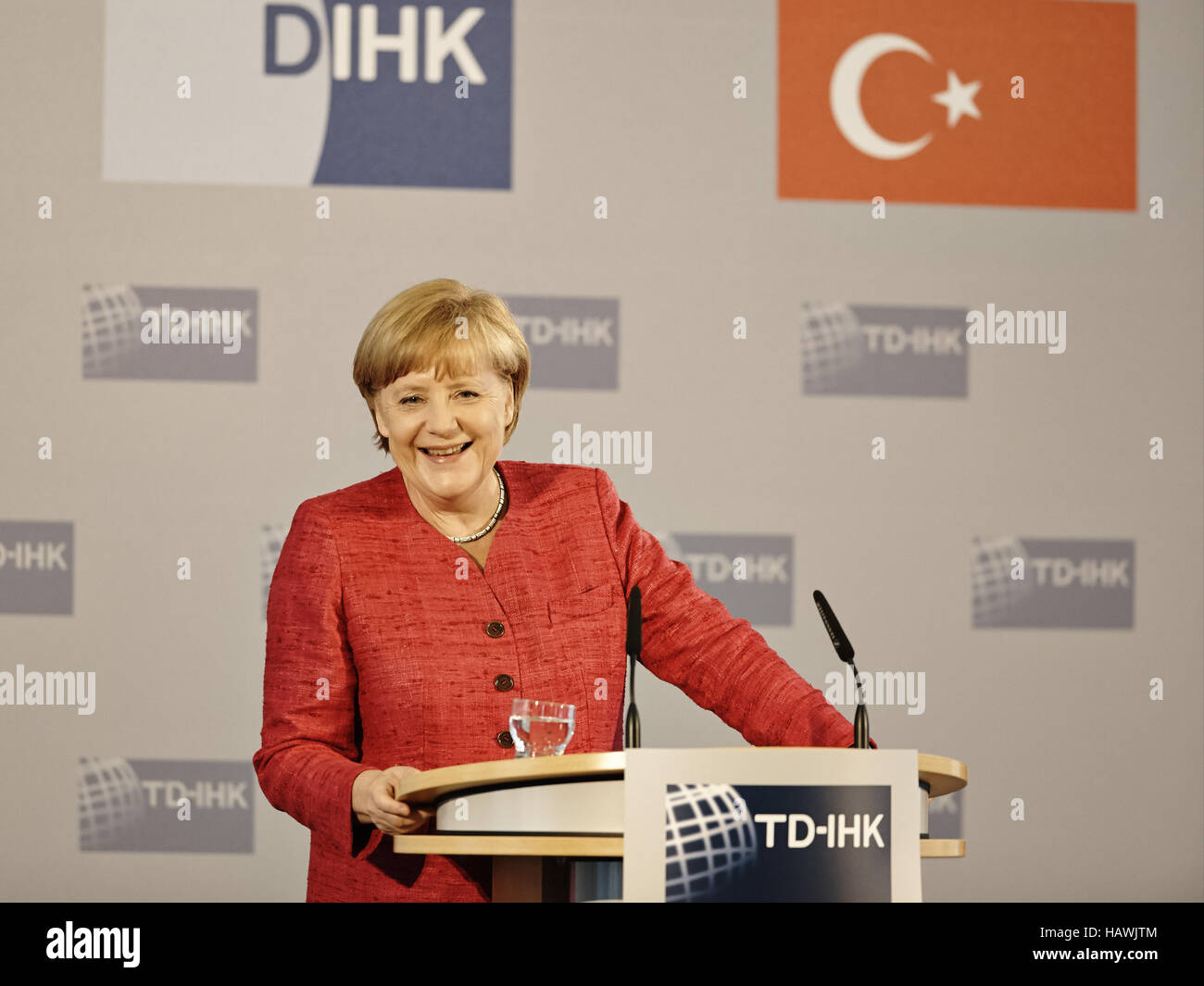 Merkel discorso presso il TD-IHK Assemblaggio Foto Stock