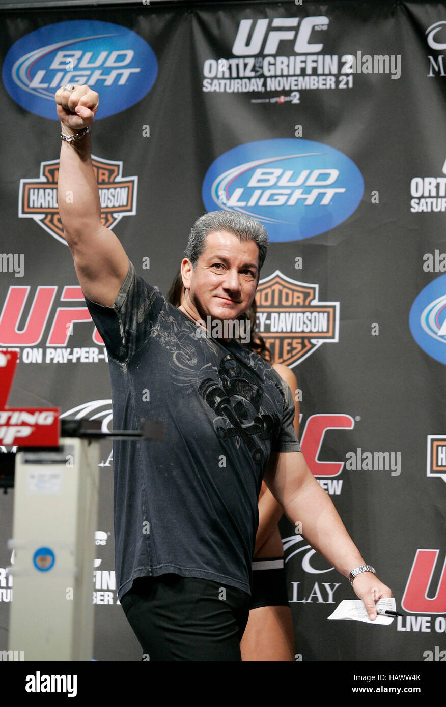 Bruce Buffer nell'UFC 106 pesare-ins al Mandalay Eventi Centro il 20 novembre 2009 a Las Vegas, Nevada. Photo credit: Francesco Specker Foto Stock