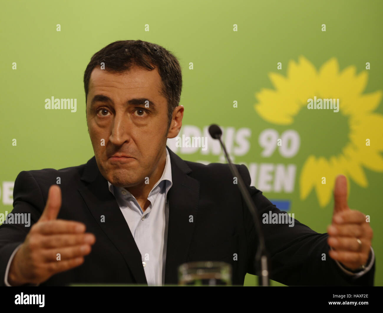 Cem Özdemir alla conferenza stampa tenutasi a Berlino. Foto Stock
