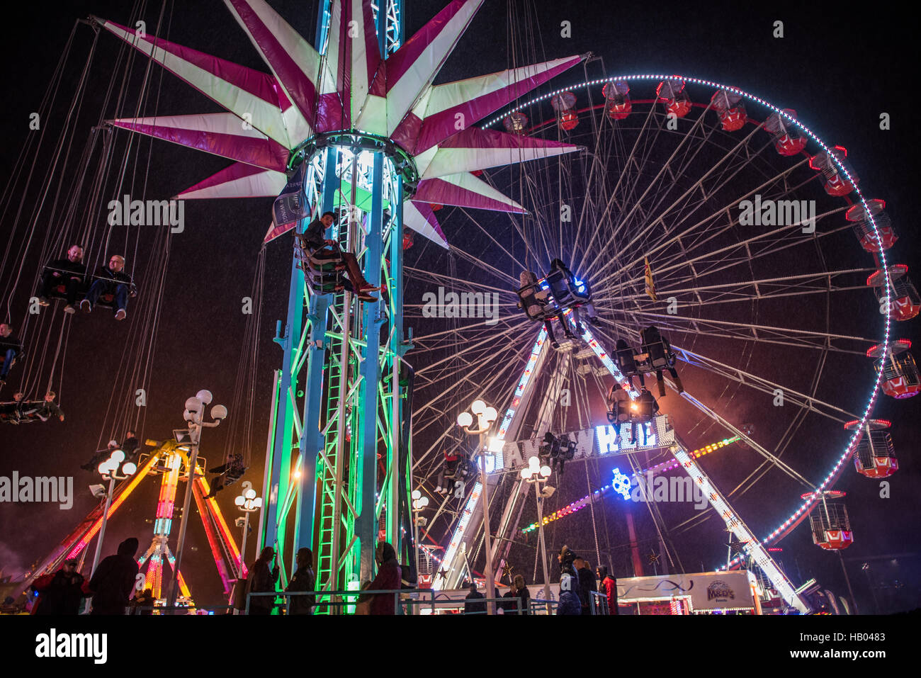 Fiera giostre di notte - Fiera d'oca Nottingham 2016 Foto Stock