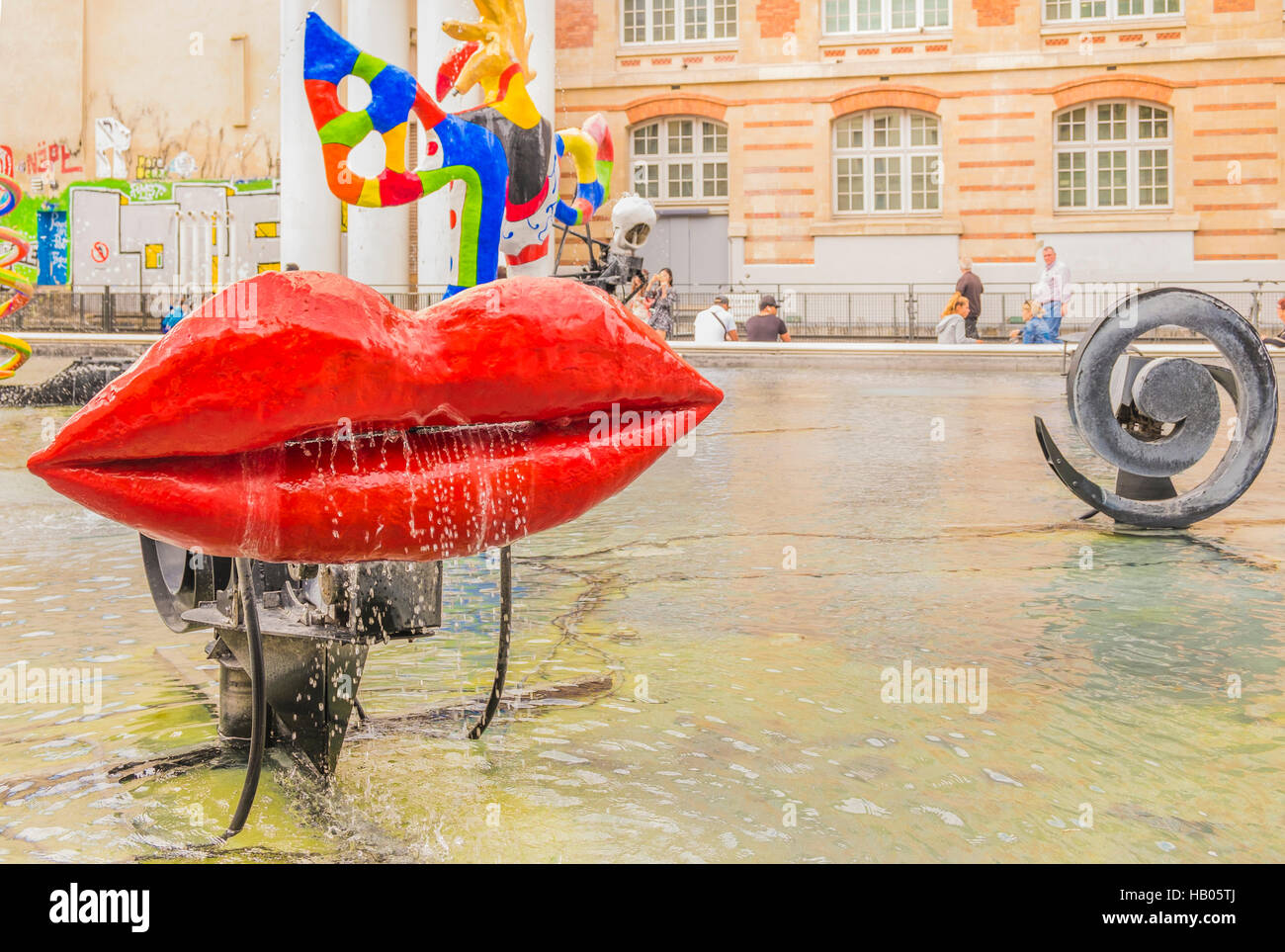 Dettaglio di stravinsky fountainwith sculture di Niki de saintphalle e Jean Tinguely, luogo stravinsky accanto a Georges Pompidou Foto Stock