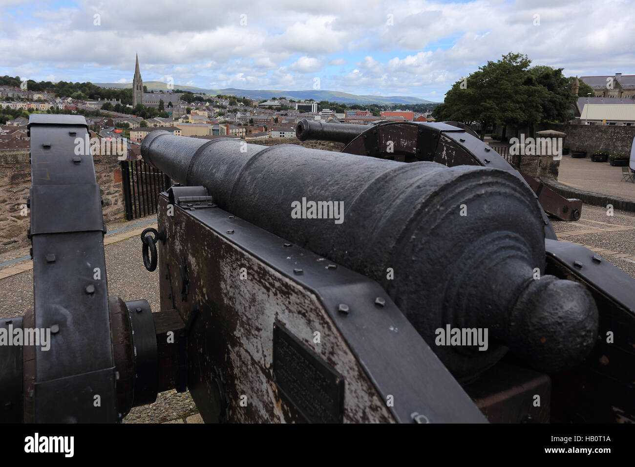 Pareti di Derry, cannone pistola, Londonderry, GB Foto Stock