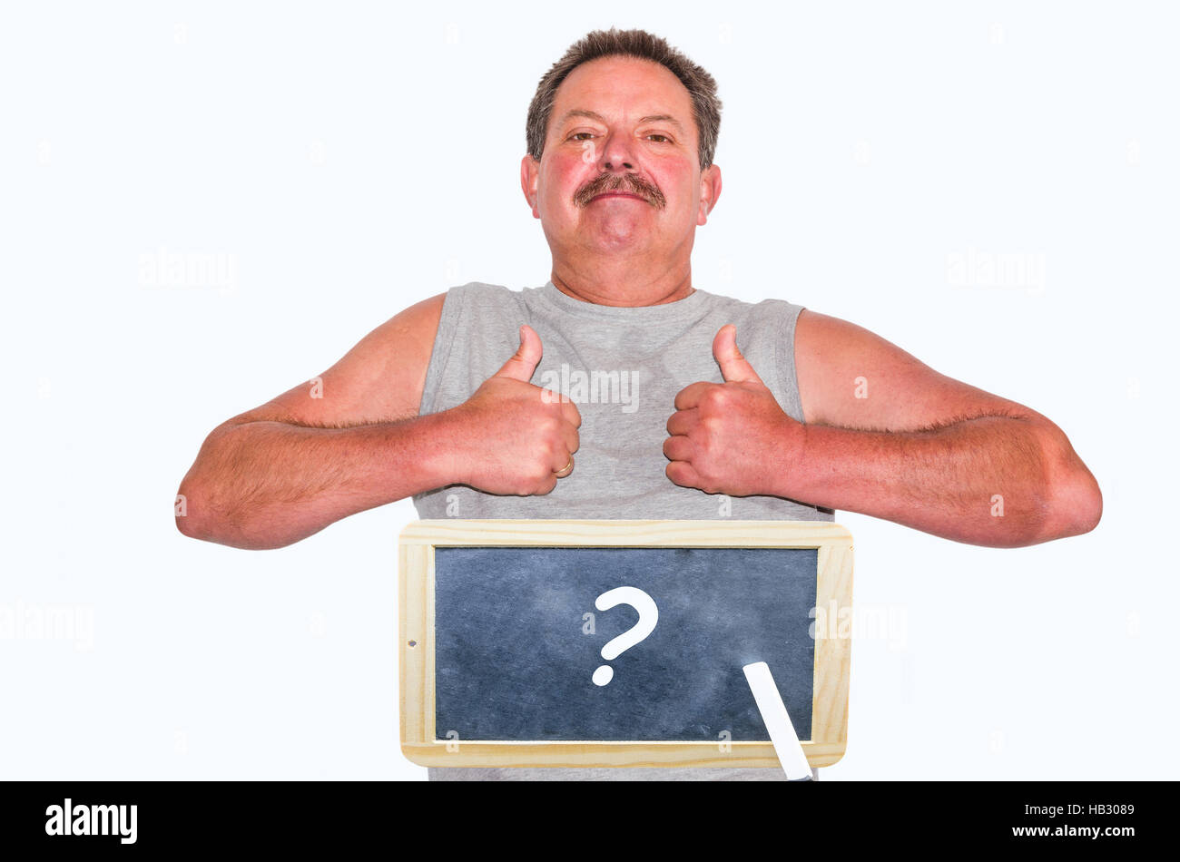 Mann mit Tafel und Beschriftung Fragzeichen Foto Stock